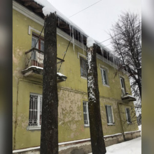 Ответственность за очистку дома в Кольчугино от сосулек возложили на жильцов