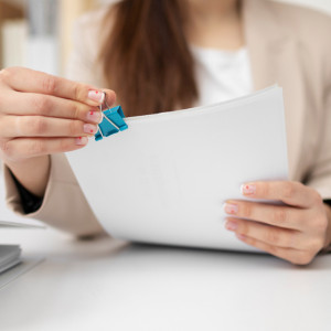 В Александрове женщина получила по поддельным документам 300 тысяч