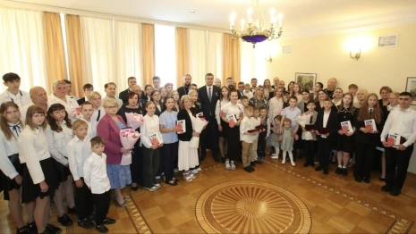 Ряд жителей Владимирской области наградили медалями и почетными званиями