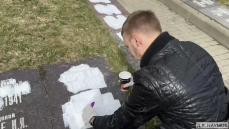 Во Владимире перед 9 мая начали благоустраивать памятники и обелиски