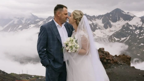Пара из Владимирской области поженилась на Эльбрусе