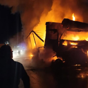 Во Владимирской области после ДТП вспыхнул большегруз: пострадал дальнобойщик