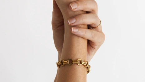 Владимирским пенсионерам предложили покупать браслеты с геолокацией