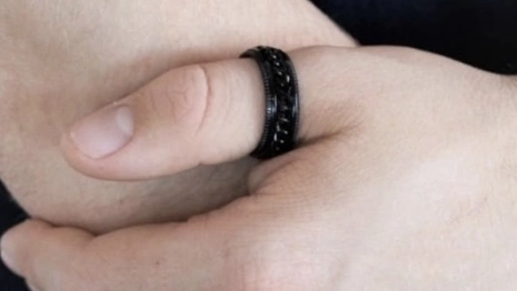 Жительница Коврова вызвала спасателей из-за застрявшего в кольце пальца