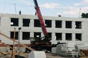 Новую школу в Гусь-Хрустальном достроят к началу осени
