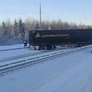 В аварию с легковушкой на М-12 под Петушками попала фура «Деловых линий»