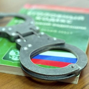 В Гусь-Хрустальном молодую жительницу Тульской области арестовали за помощь аферистам