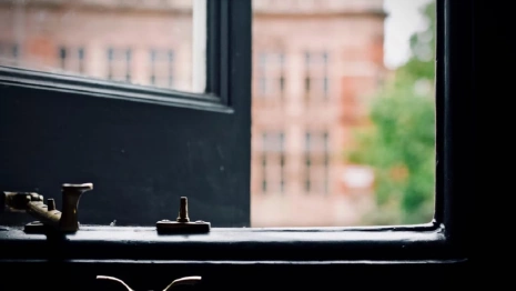 Во Владимире из окна выпал 4-летний мальчик