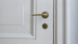 В Коврове женщина с подозрением на инсульт оказалась взаперти в квартире