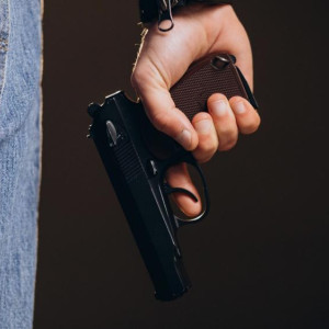 Жителя поселка под Ковровом будут судить за стрельбу на глазах у детей