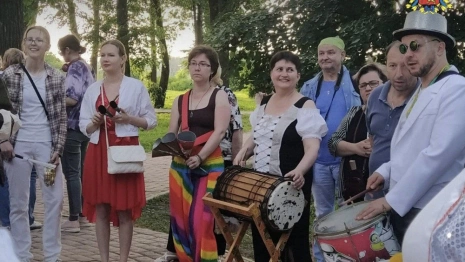 Фестиваль уличных театров перенесли из Суздаля