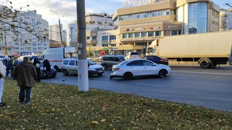 Во Владимире 3 машины столкнулись у «Крейсера»