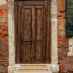 Во Владимирской области будут судить затянувшего расселение ветхого дома чиновника