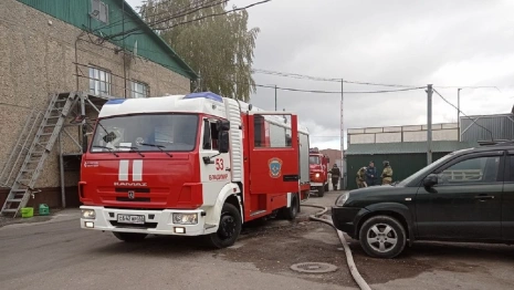 Во Владимире загорелся мебельный склад
