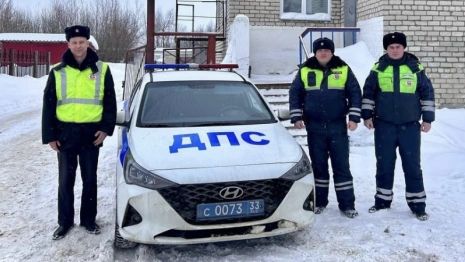 Владимирские сотрудники ГАИ помогли застрявшим в многочасовой пробке водителям