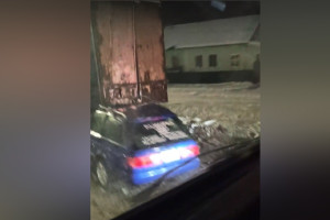 Во Владимире на Пекинке легковушка влетела под грузовик