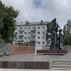 Подрядчик просрочил ремонт мемориала на площади Победы во Владимире