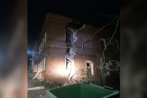 В центре Владимира снесли дом с рухнувшей стеной