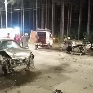 В Коврове спасатели вызволили пострадавшего из машины после ДТП