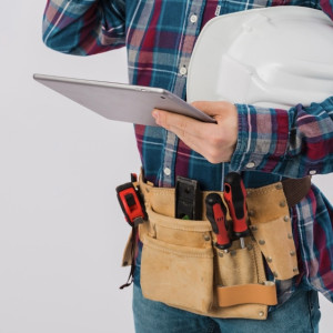 В Коврове монтажник отсудил 600 тыс. рублей за травму руки на производстве