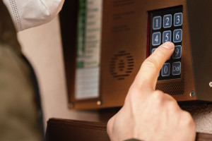 Жителей Владимирской области начнут предупреждать об атаках через домофоны