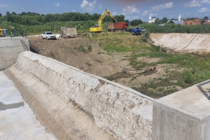 В Суздале впервые за 50 лет начали ремонтировать нижнюю плотину на Каменке