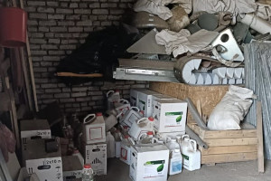 В Юрьев-Польском районе ферма попалась на хранении пестицидов рядом с урожаем