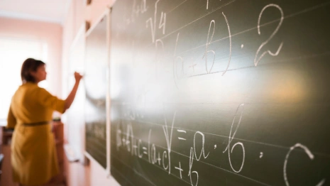 Во владимирских школах не хватает около 800 учителей