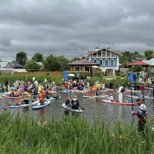 В Суздале карнавал на САПах собрал 200 участников