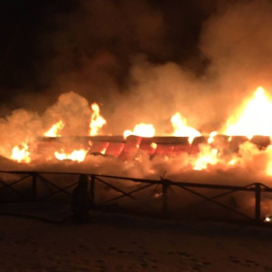 В Коврове сгорел горнолыжный комплекс Красная Гора
