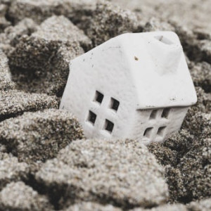 Во Владимирской области чиновники на 4 года забыли людей в аварийном доме