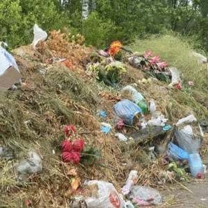 На чиновников из Вязниковского района подали в суд из-за свалок на улицах и у кладбища