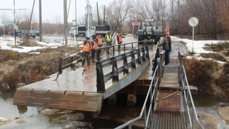 Во Владимирской области из-за половодья развели мост через Клязьму