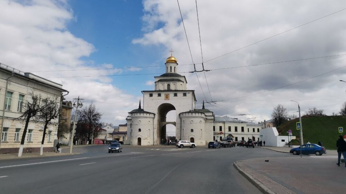 Владимир золотые ворота солнечно