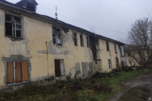В Гороховце суд потребовал снести портящий облик аварийный дом