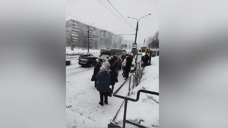 Жители Владимира утром штурмовали автобусы