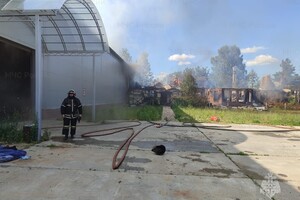 В Киржачском районе загорелась усадьба Polan