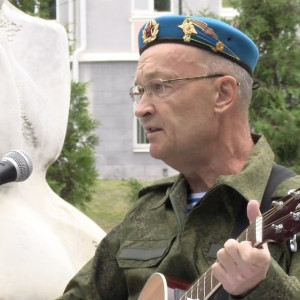 Владимирский депутат поздравил десантников с Днем ВДВ собственной песней