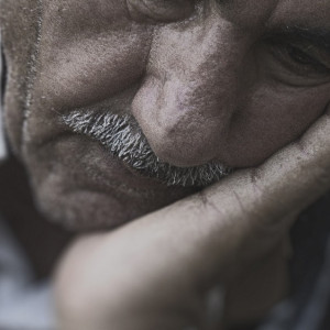 Во Владимирской области сиделку задержали за кражу 400 тысяч у 91-летнего дедушки