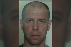 Во Владимирской области объявили в розыск 52-летнего мужчину в синей куртке
