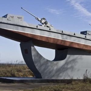 Во Владимирской области появился памятник десантному мотоботу