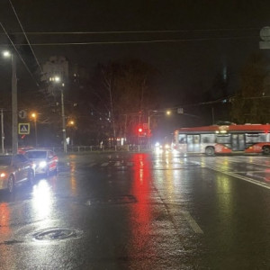 Во Владимире автомобилистка сбила двоих переходивших дорогу на «зеленый» пешеходов