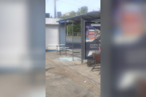 Во Владимире на улице Комиссарова разнесли остановку