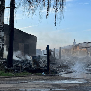 Последствия пожара на производстве акриловых ванн под Ковровом показали на фото