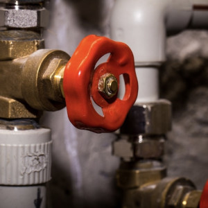 Во Владимире слесарь сварился в кипятке во время работ в тепловом колодце