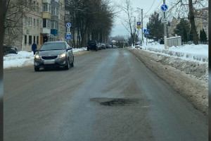 Владимирские автомобилисты пожаловались на опасную яму
