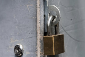 Во Владимире неизвестный украл из магазина сейф с 300 тыс. рублей