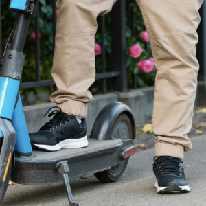 Во Владимире неизвестный украл 2 электросамоката