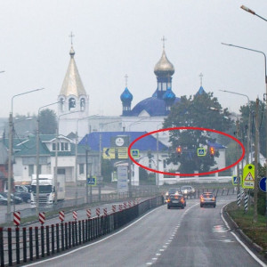 Во Владимирской области водитель протаранил опору светофора и скрылся с места ДТП