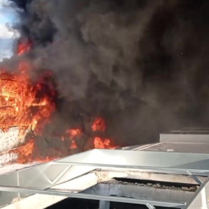 МЧС показало видео с тушения пожара за «Ивановскими мануфактурами» во Владимире